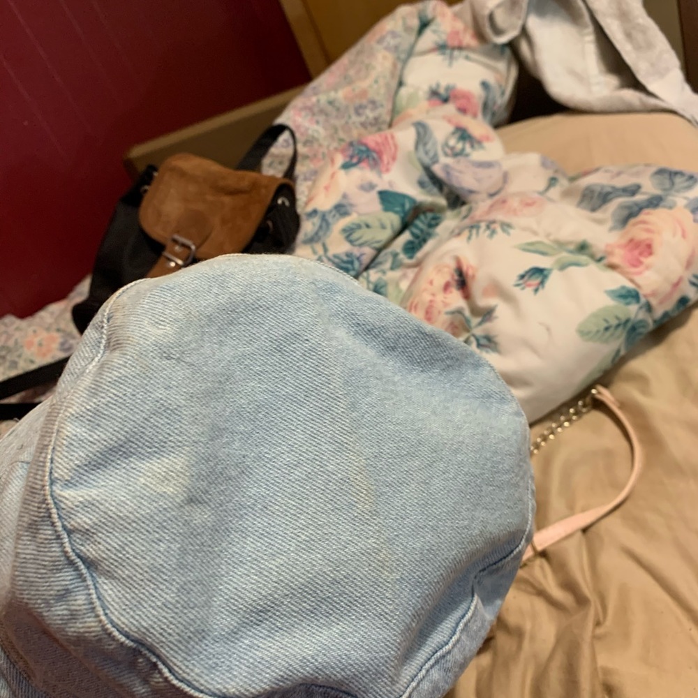 bucket hat - Picture 2 of 5